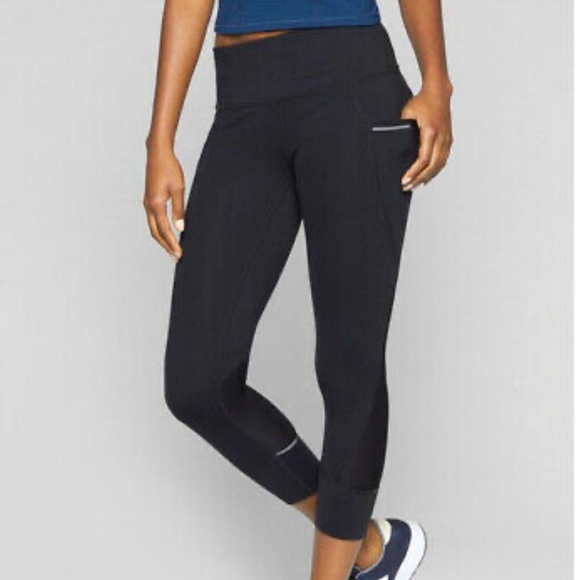 Athleta Pants - Athleta Black Relay 2.0 Crop Leggings | M